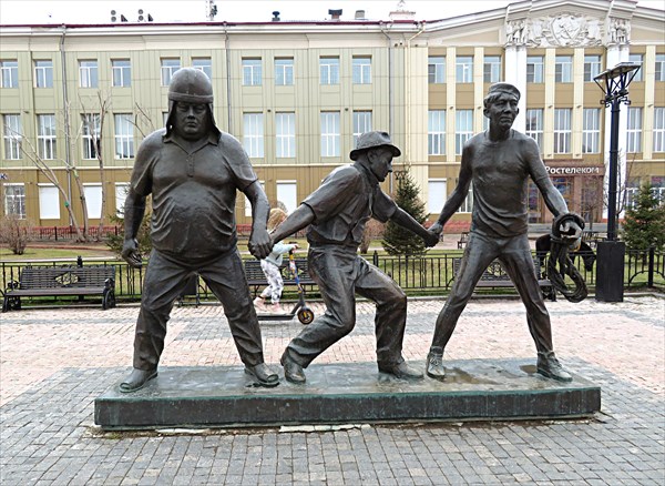151-Памятник Леониду Гайдаю и его героям